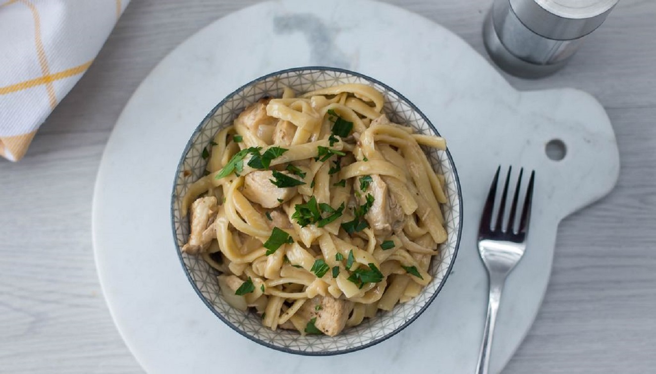 A Step by Step Guide to Creating the Creamiest Vegan Alfredo Sauce.