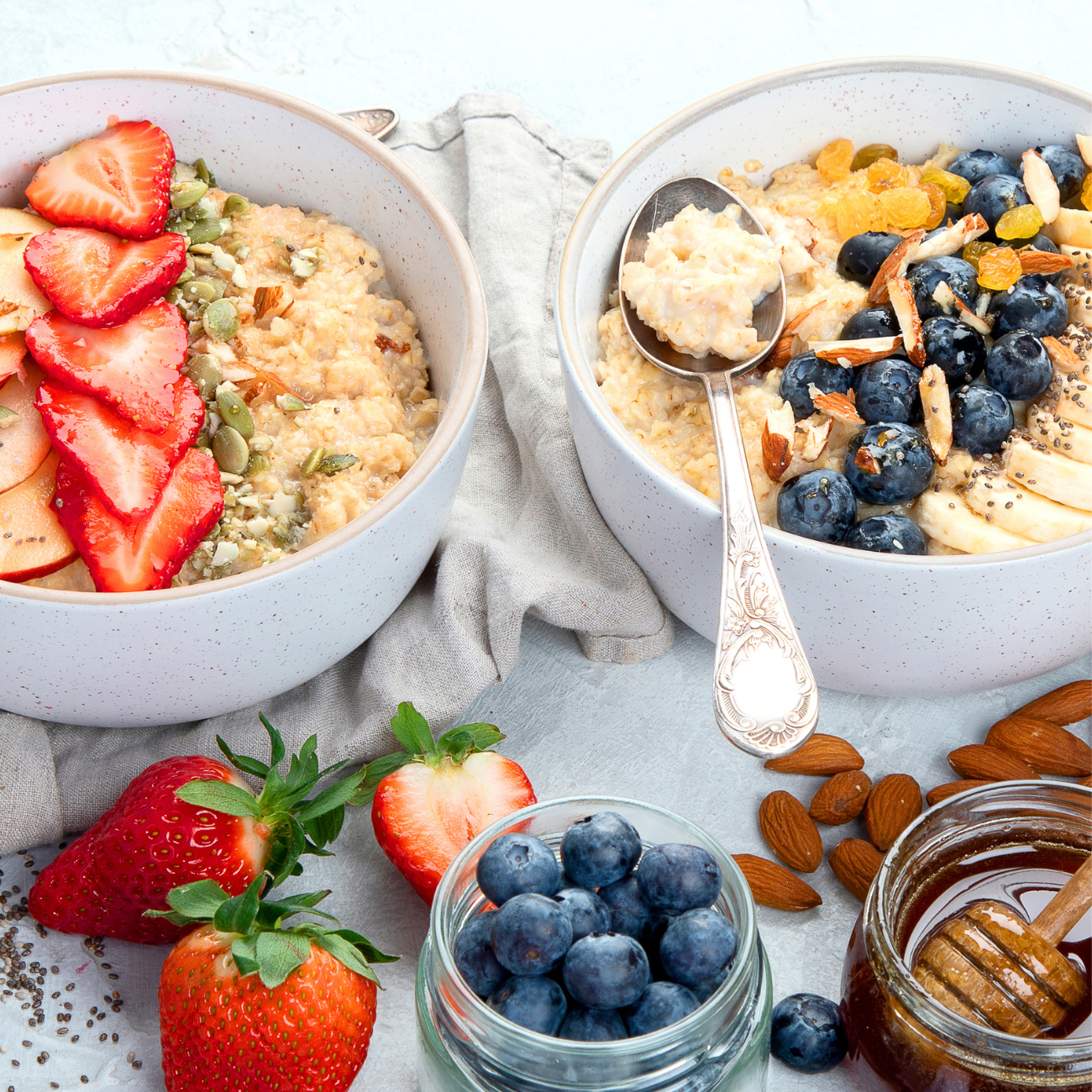 Delicious Vegan Breakfast Recipes: Energize Your Mornings with Oatmeal and Blueberries.